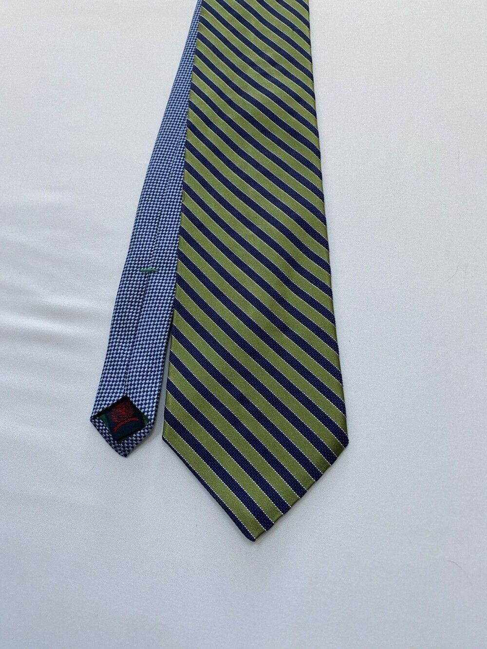 Tommy Hilfiger Mens Silk Necktie Green Blue Striped Classic Prep Business Tie